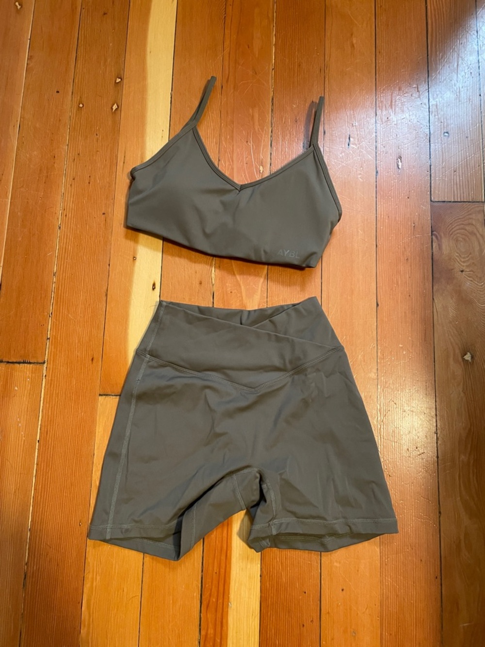 High-Waist Active set in Olive